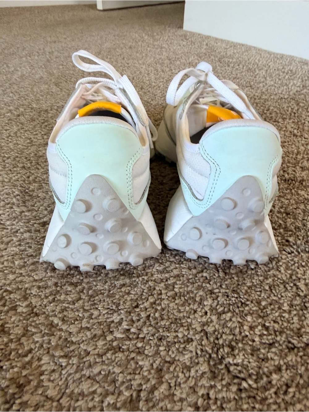 New Balance Women's 327 sneakers - Picture 3 of 5